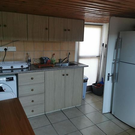 Strovolos Rooms Studios Nikosia Ruang foto