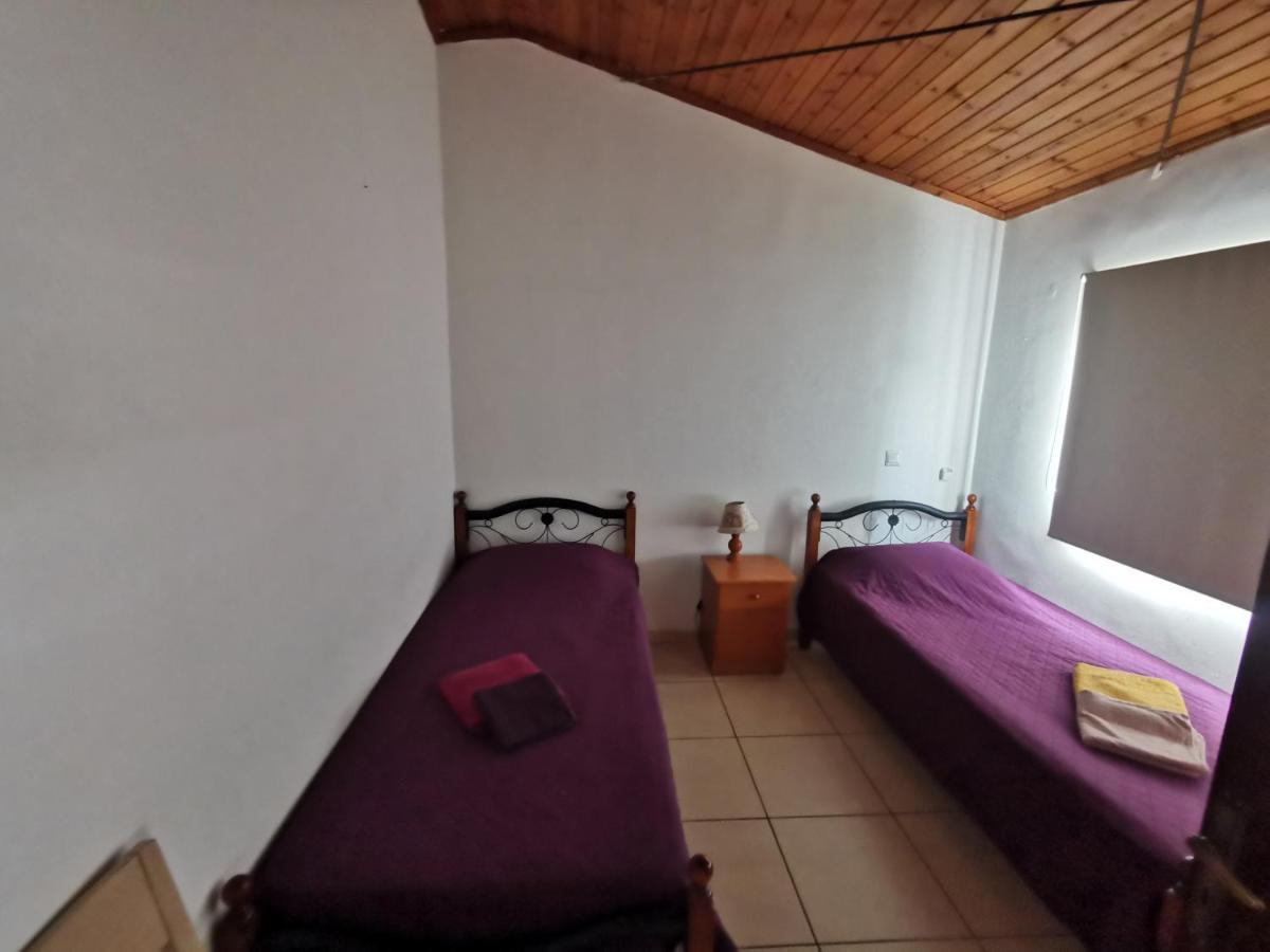 Strovolos Rooms Studios Nikosia Bagian luar foto